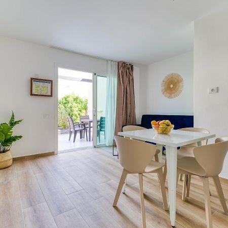 Homeforguest Moderno Apartamento Con Piscina En コラレホ エクステリア 写真