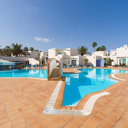Homeforguest Moderno Apartamento Con Piscina En コラレホ エクステリア 写真
