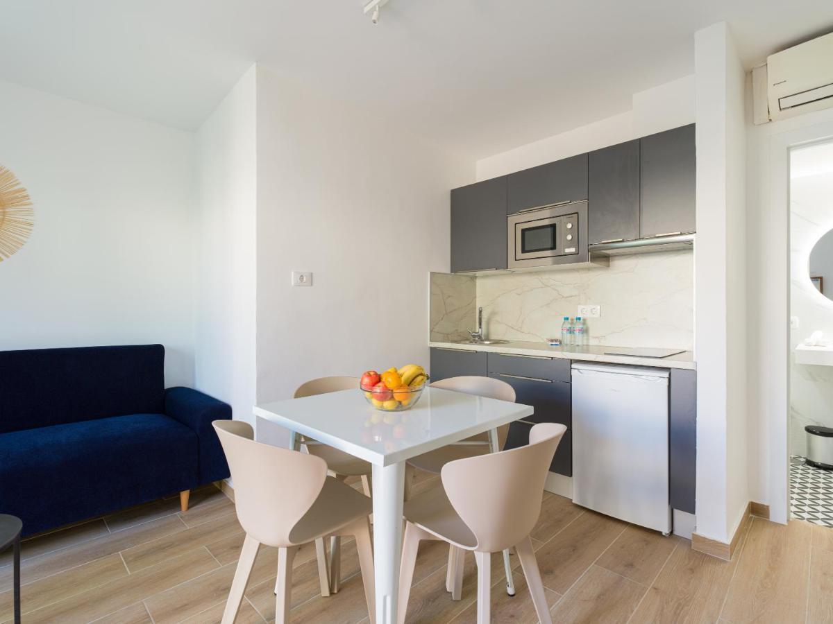 Homeforguest Moderno Apartamento Con Piscina En コラレホ エクステリア 写真