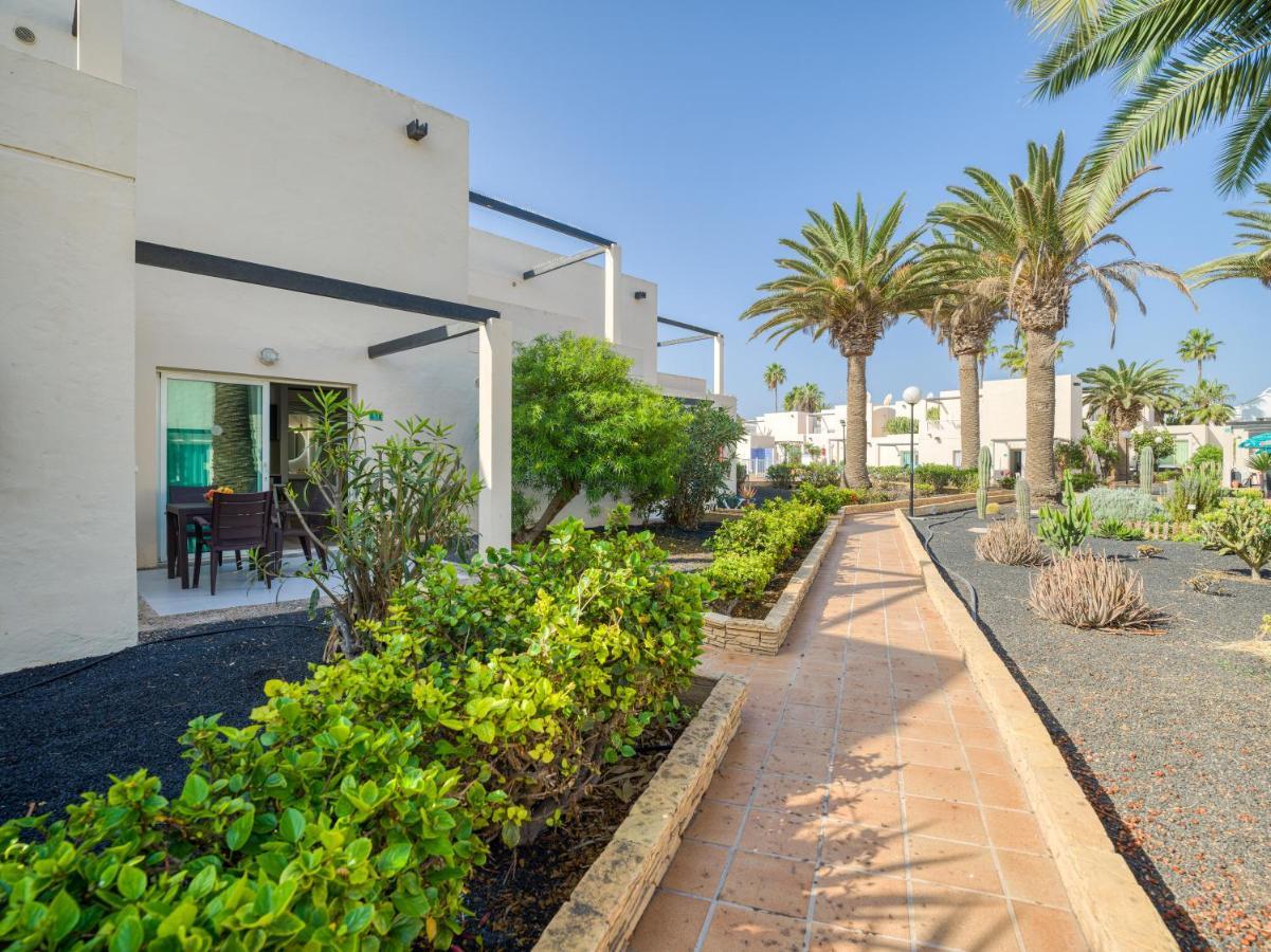 Homeforguest Moderno Apartamento Con Piscina En コラレホ エクステリア 写真