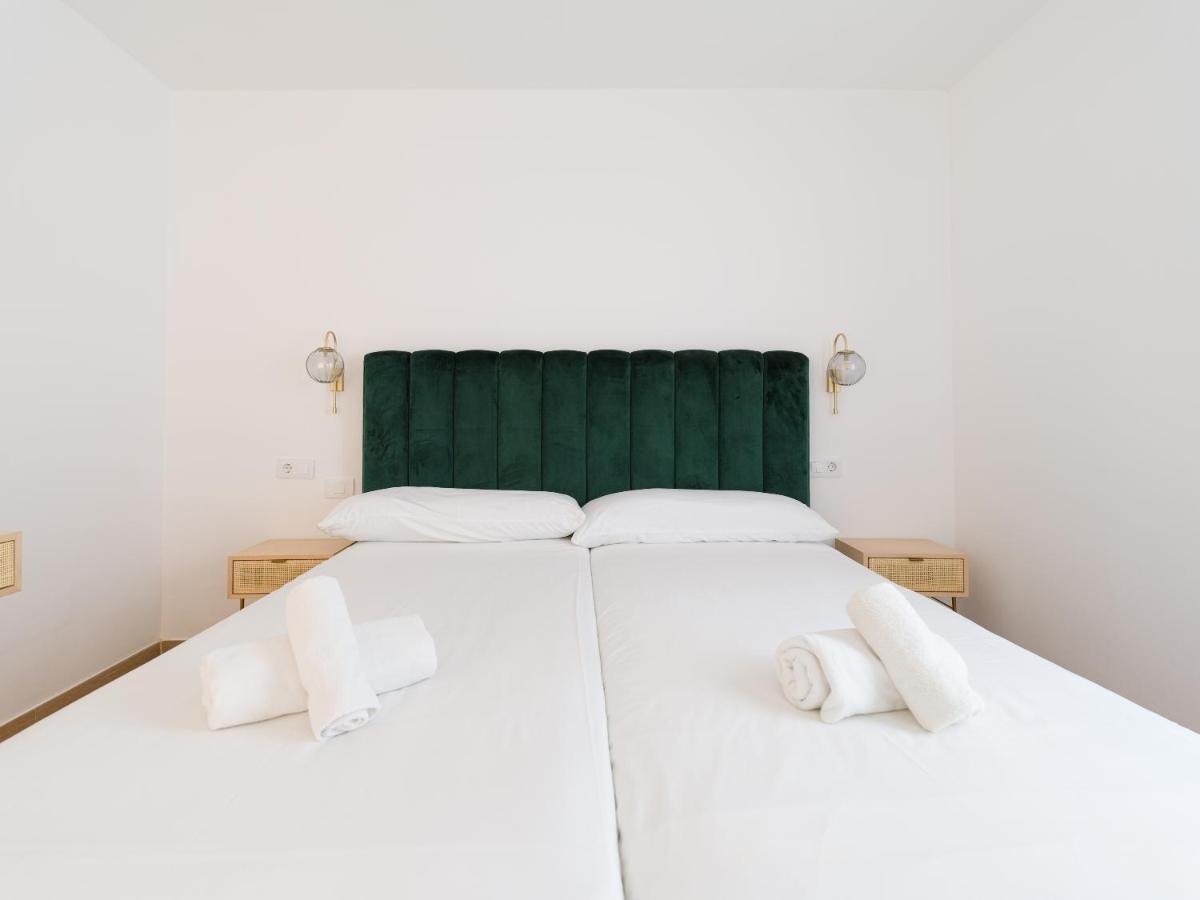 Homeforguest Moderno Apartamento Con Piscina En コラレホ エクステリア 写真