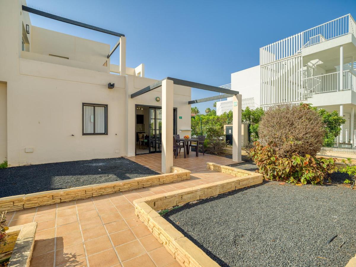 Homeforguest Moderno Apartamento Con Piscina En コラレホ エクステリア 写真