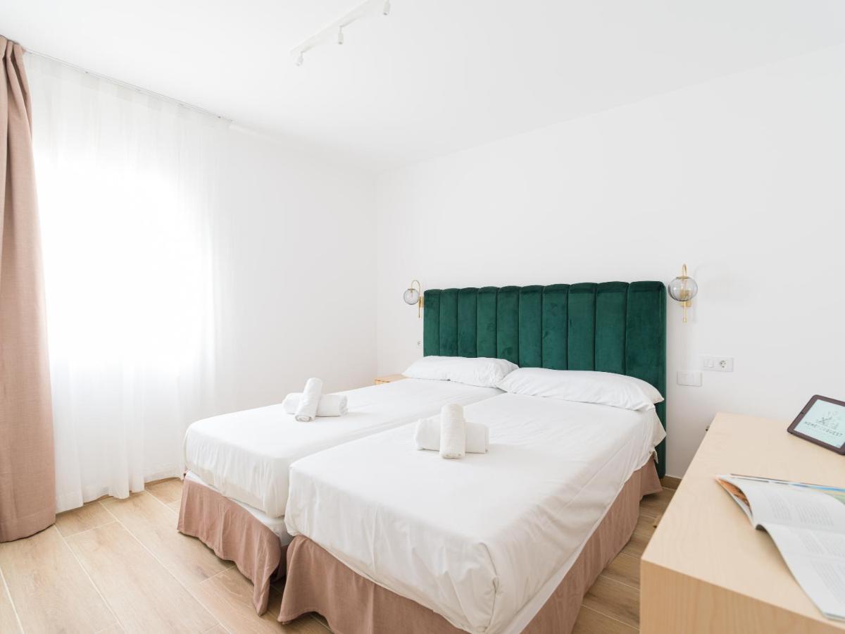 Homeforguest Moderno Apartamento Con Piscina En コラレホ エクステリア 写真