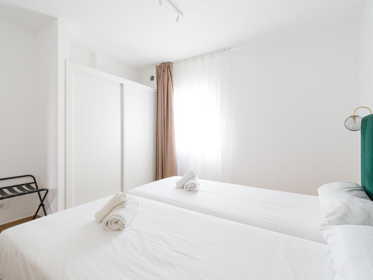 Homeforguest Moderno Apartamento Con Piscina En コラレホ エクステリア 写真