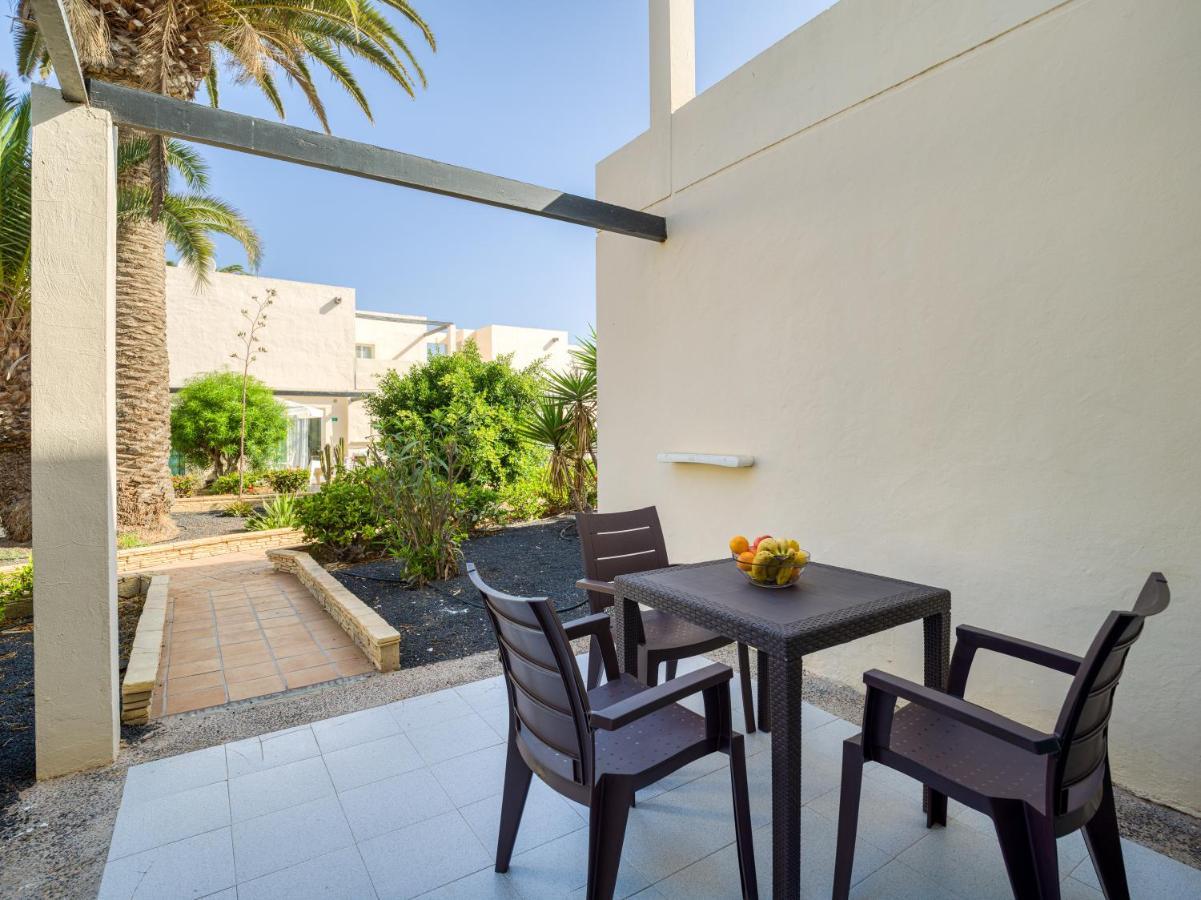 Homeforguest Moderno Apartamento Con Piscina En コラレホ エクステリア 写真